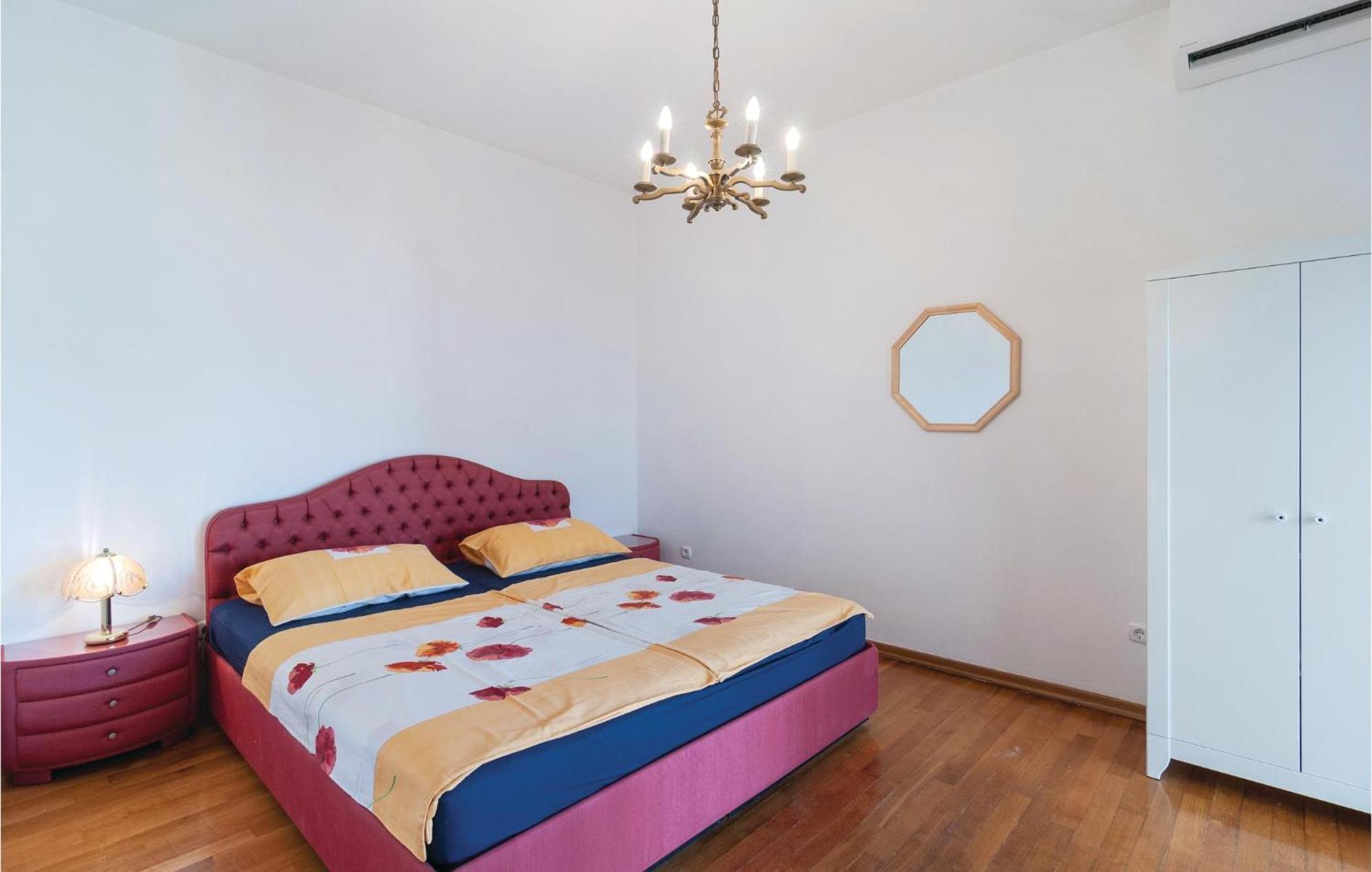 2 Bedroom Lovely Apartment In Bol Zewnętrze zdjęcie
